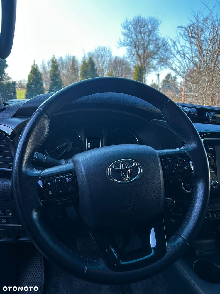 Toyota Hilux 2.8 D-4D Double Cab Invincible 4x4 - 9