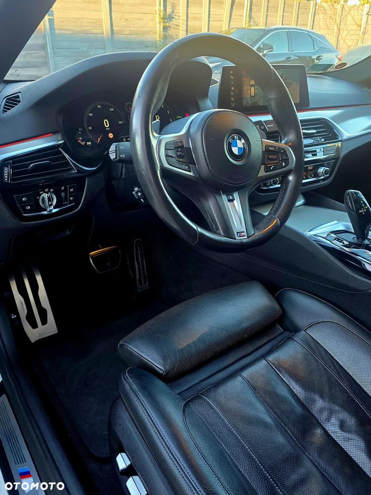 BMW Seria 5 530i xDrive M Sport sport - 12