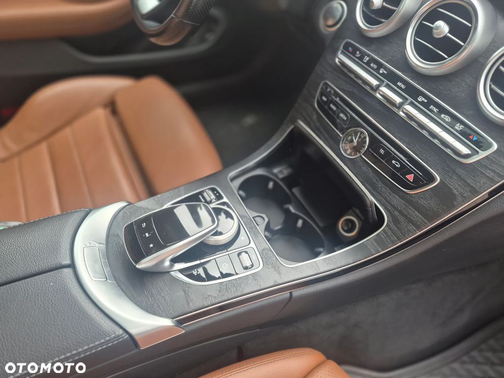 Mercedes-Benz Klasa C 300 9G-TRONIC - 14