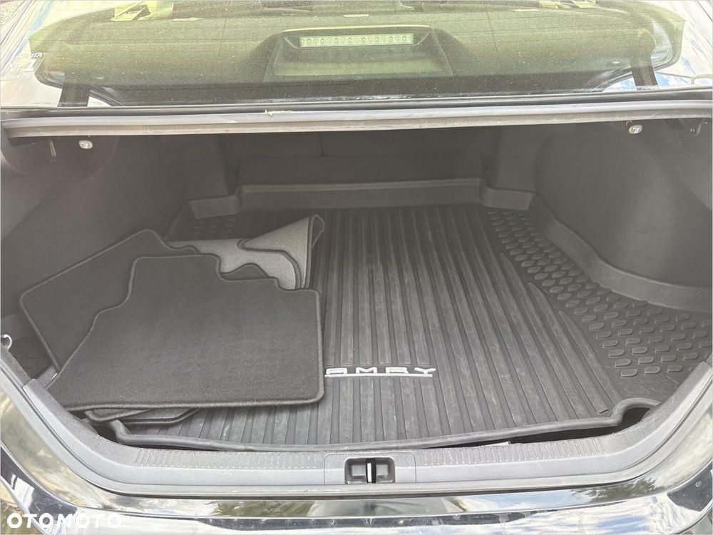 Toyota Camry 2.5 Hybrid Comfort CVT - 16