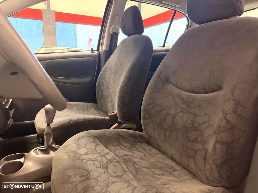 Toyota Yaris 1.0 Sol ABS+CD - 6