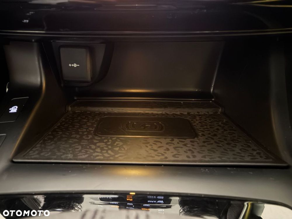 Jaguar E-Pace - 22