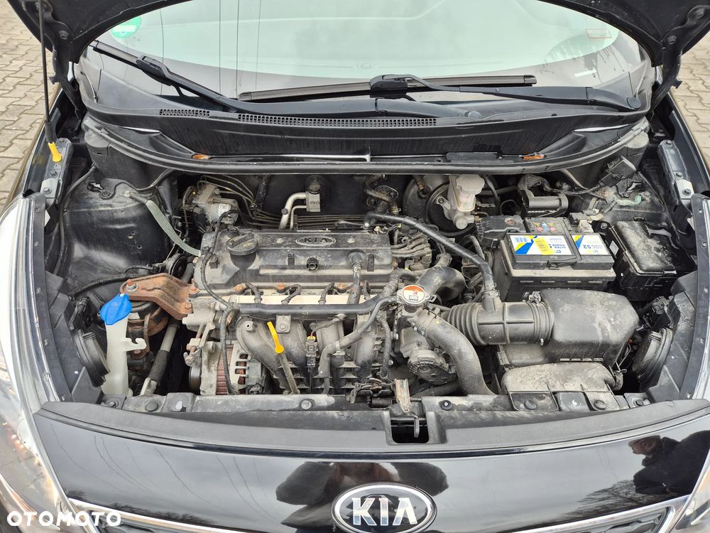 Kia Rio 1.2 Fifa World Cup Edition - 7
