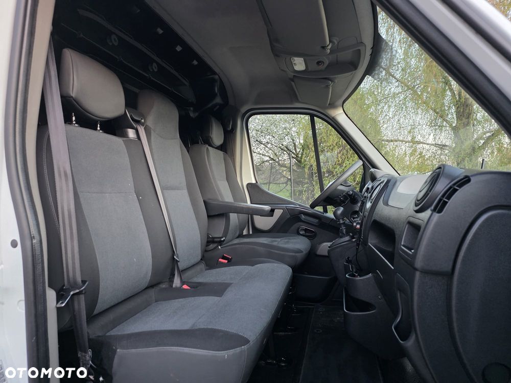 Nissan NV400 - 13