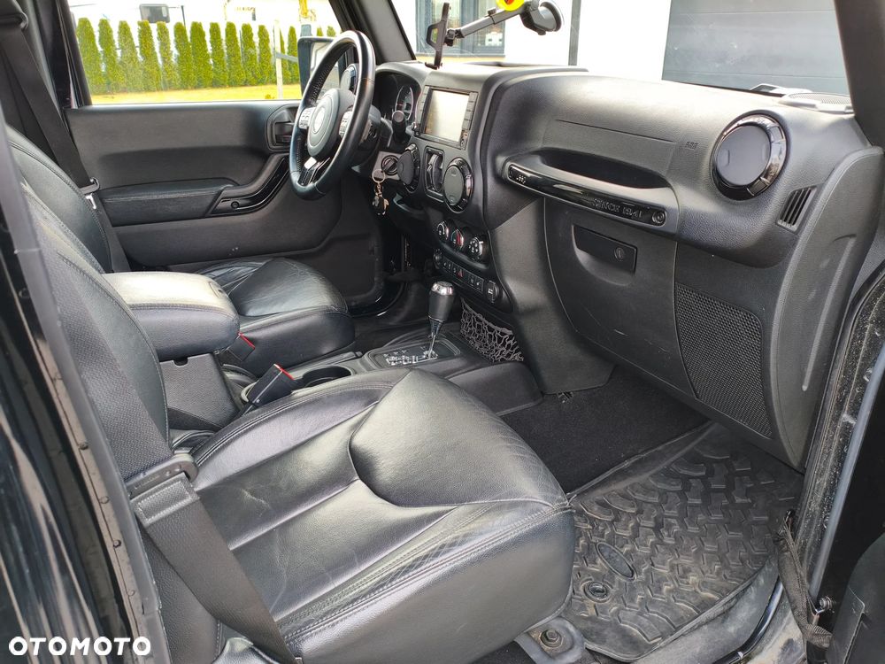 Jeep Wrangler 3.6 Unlim Sahara - 17