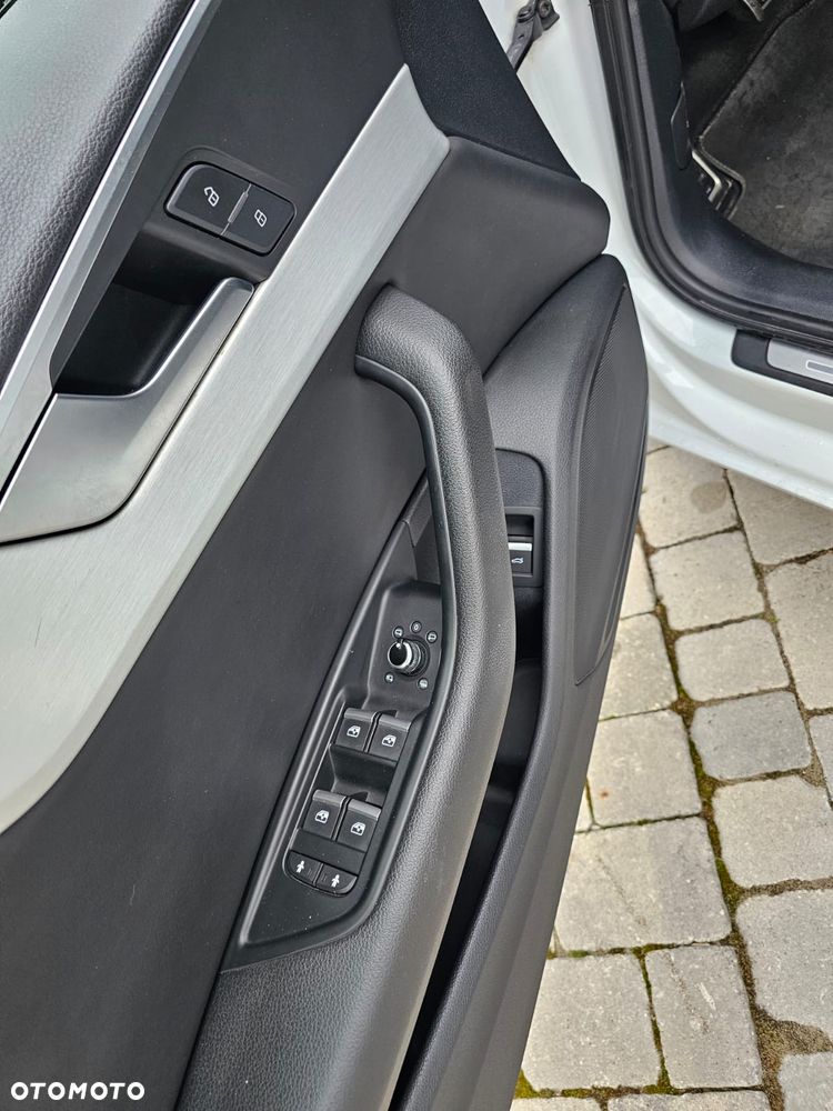 Audi A4 Avant 2.0 TDI S tronic quattro design - 27