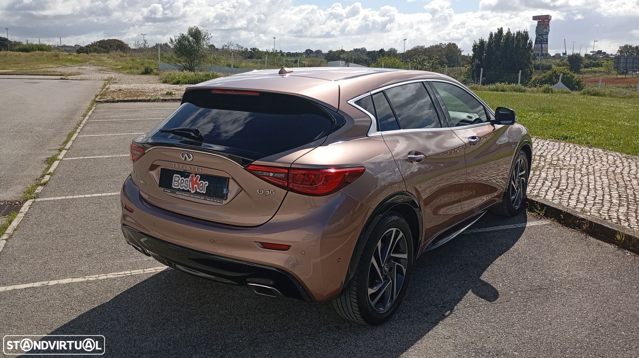 Infiniti Q30 2.2d DCT AWD Luxe Tech - 7