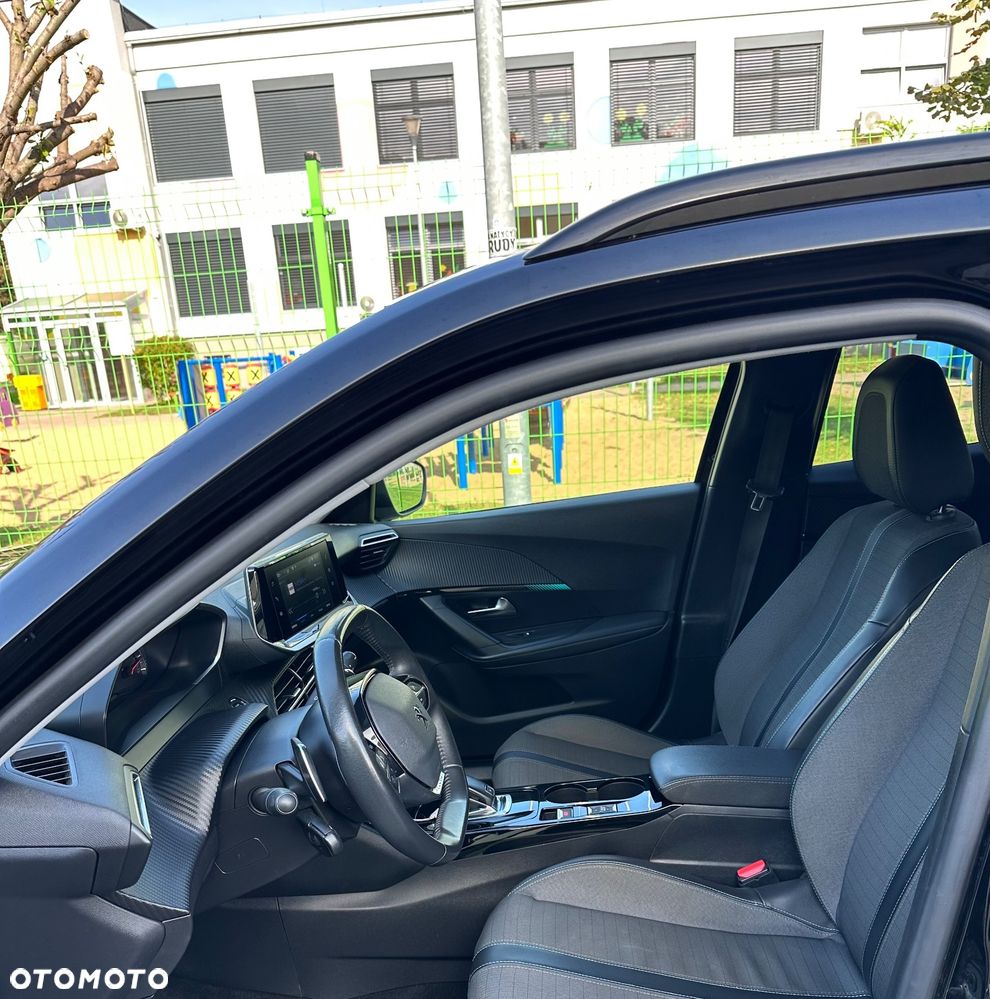 Peugeot 2008 1.2 PureTech Allure S&S EAT8 - 27