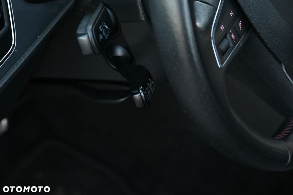 Seat Leon 2.0 TDI DPF Start&Stop DSG FR - 34