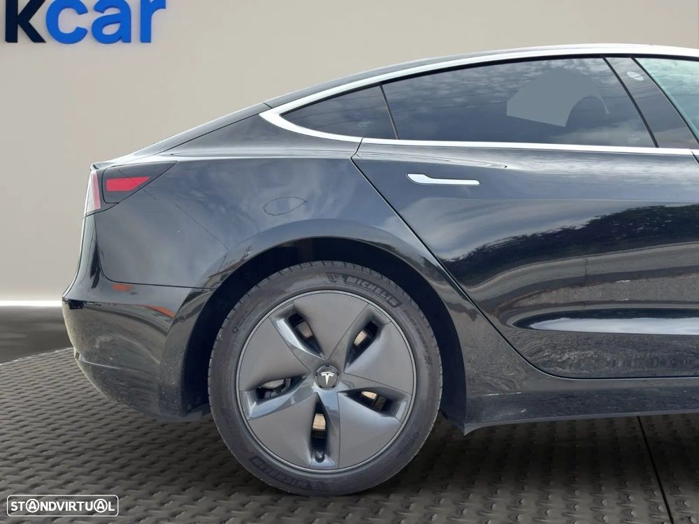 Tesla Model 3 - 23