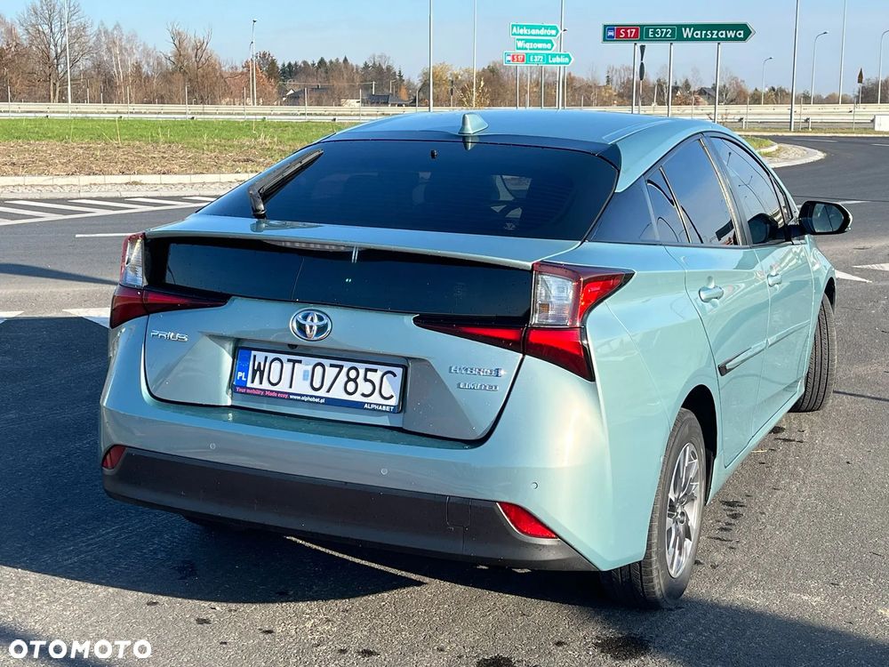 Toyota Prius Hybrid Executive - 18