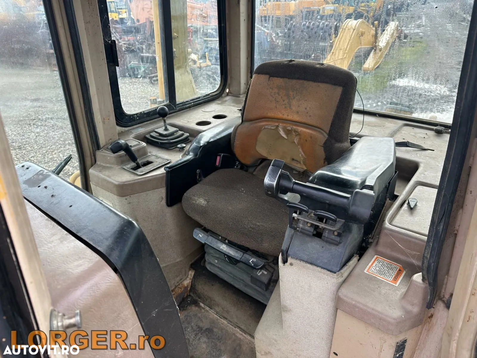 Caterpillar D6M LGP - 8