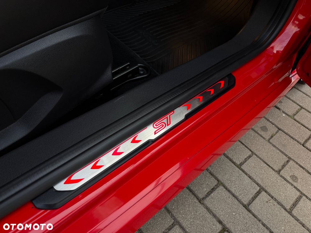 Ford Fiesta ST - 8