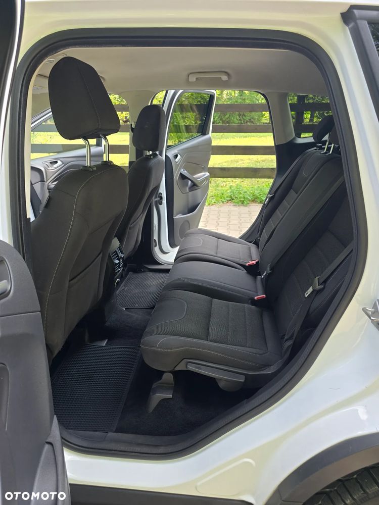 Ford Kuga 2.0 TDCi 2x4 Titanium - 24