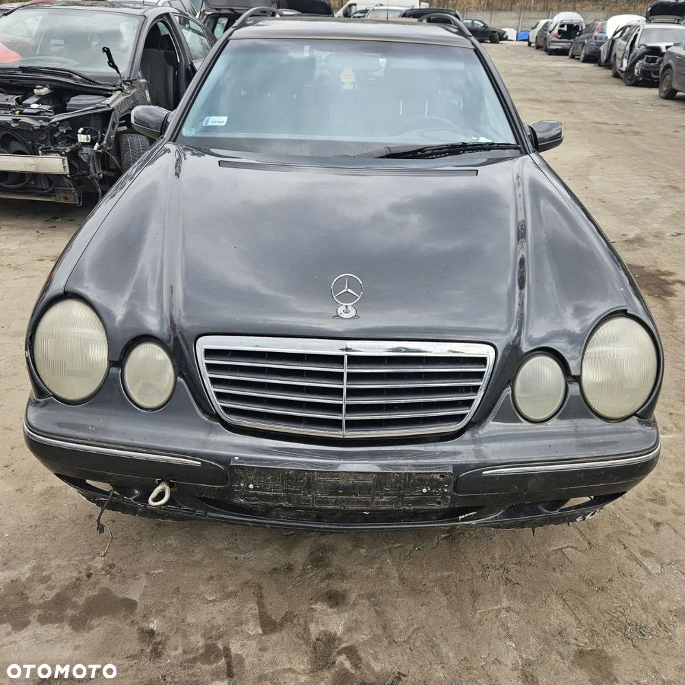 Maska / klapa silnika /MERCEDES-BENZ E 240 (kod lak: 753) - 1