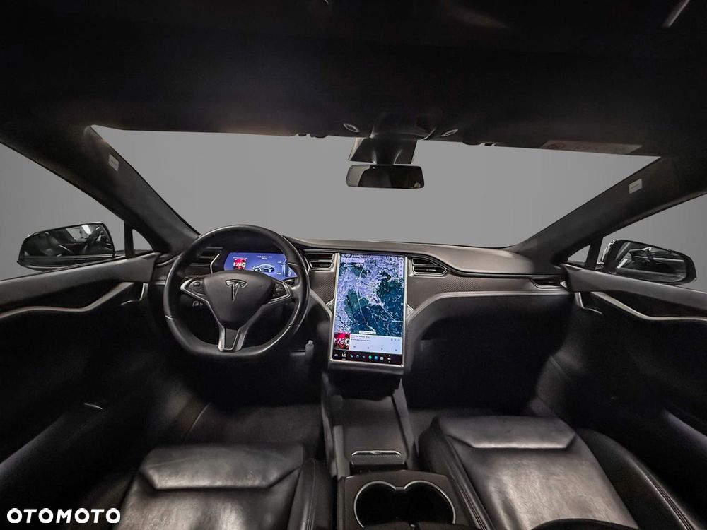 Tesla Model S - 10