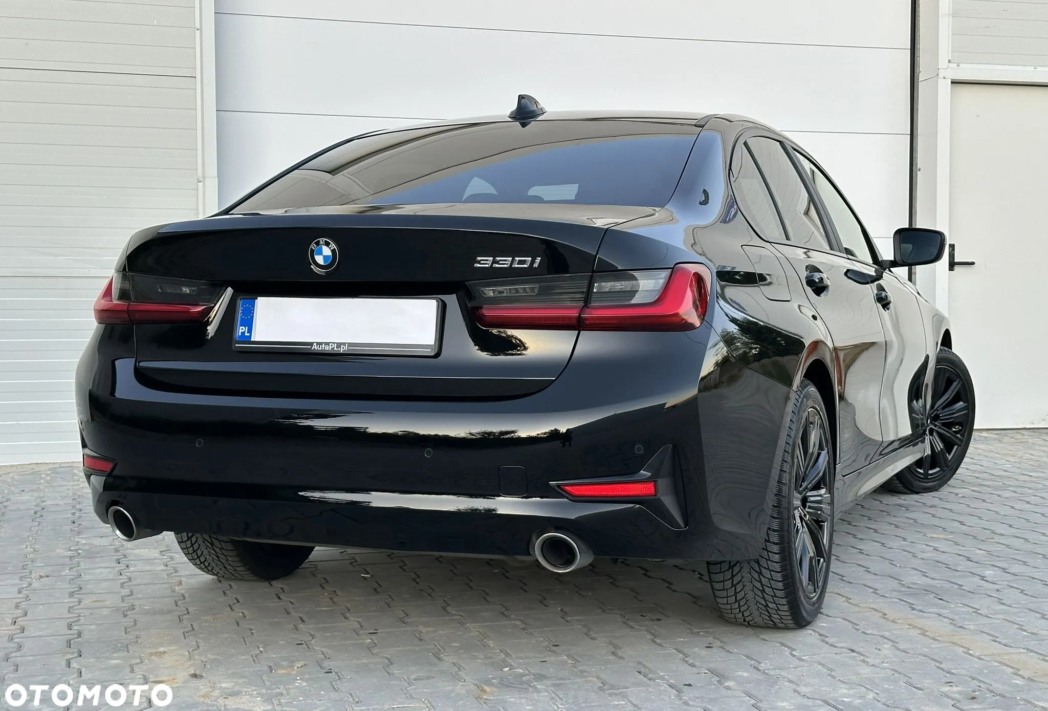 BMW Seria 3 330i Sport - 10