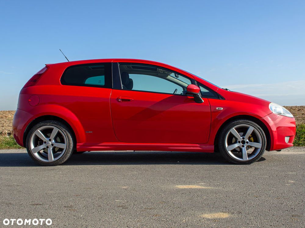 Fiat Grande Punto 2006 photo 3