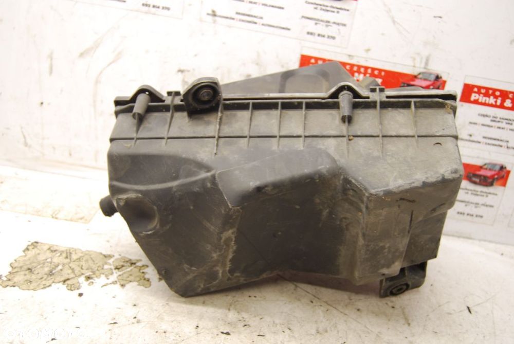 OBUDOWA FILTRA POWIETRZA 8L0133837A AUDI TT 1.8 TURBO 98-06 - 1