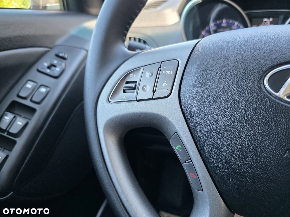 Hyundai ix35 1.6 2WD Fifa World Cup Edition - 11