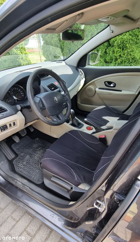 Renault Fluence 1.6 16V Expression - 4