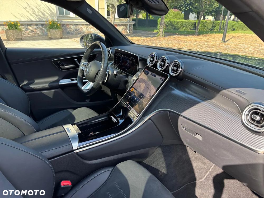 Mercedes-Benz GLC 200 4Matic 9G-TRONIC AMG Line Advanced - 8