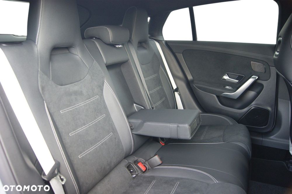 Mercedes-Benz CLA - 7