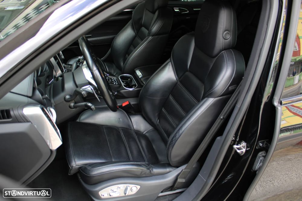 Porsche Cayenne Platinum Edition - 24
