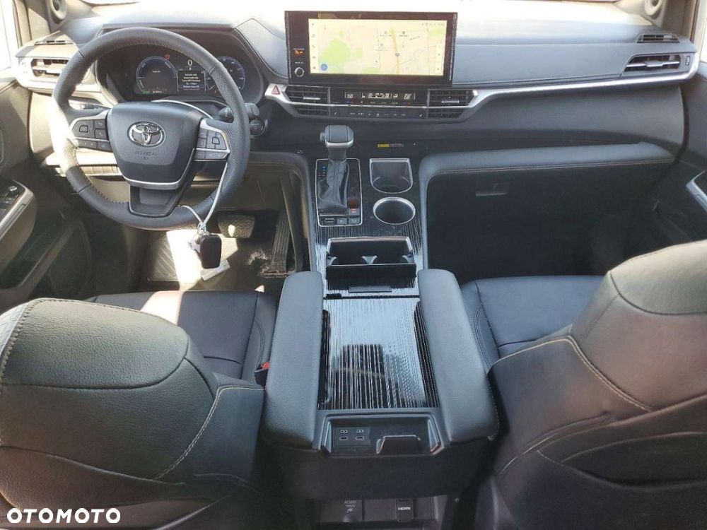 Toyota Sienna - 7