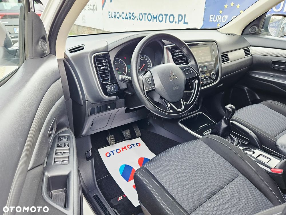 Mitsubishi Outlander 2.0 City Style 2WD - 2