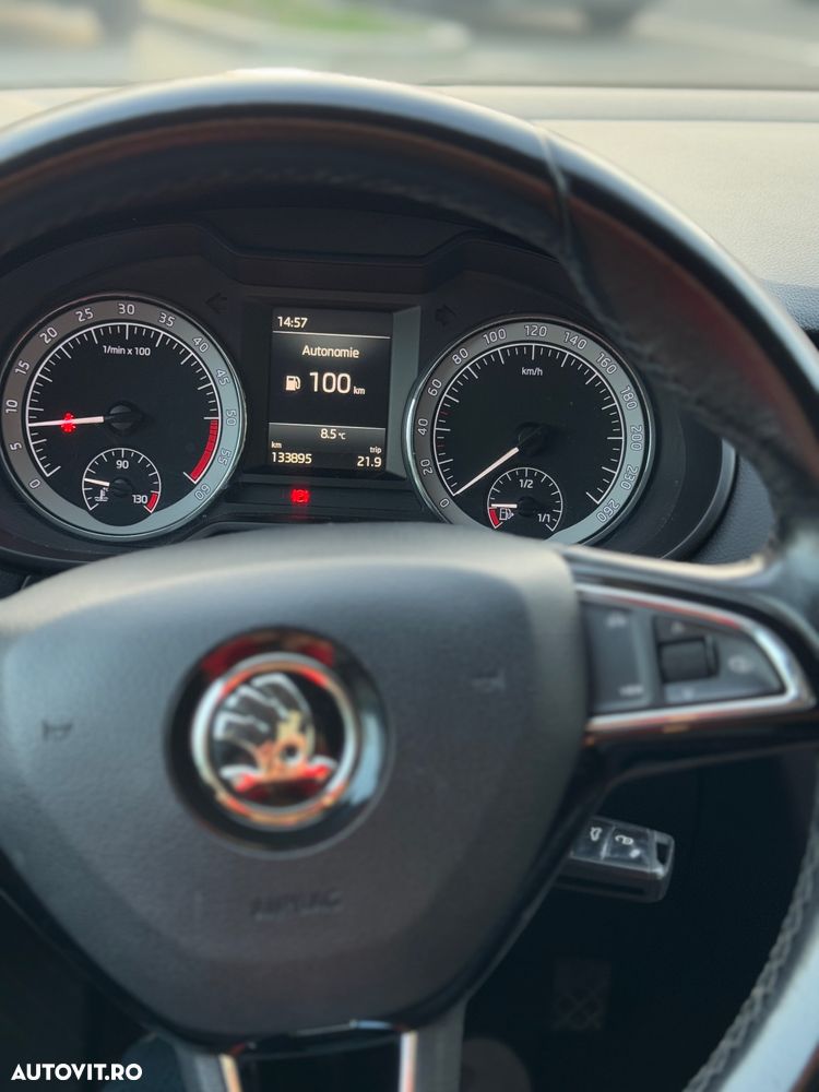 Skoda Octavia Combi Diesel 1.6 TDI Style - 7