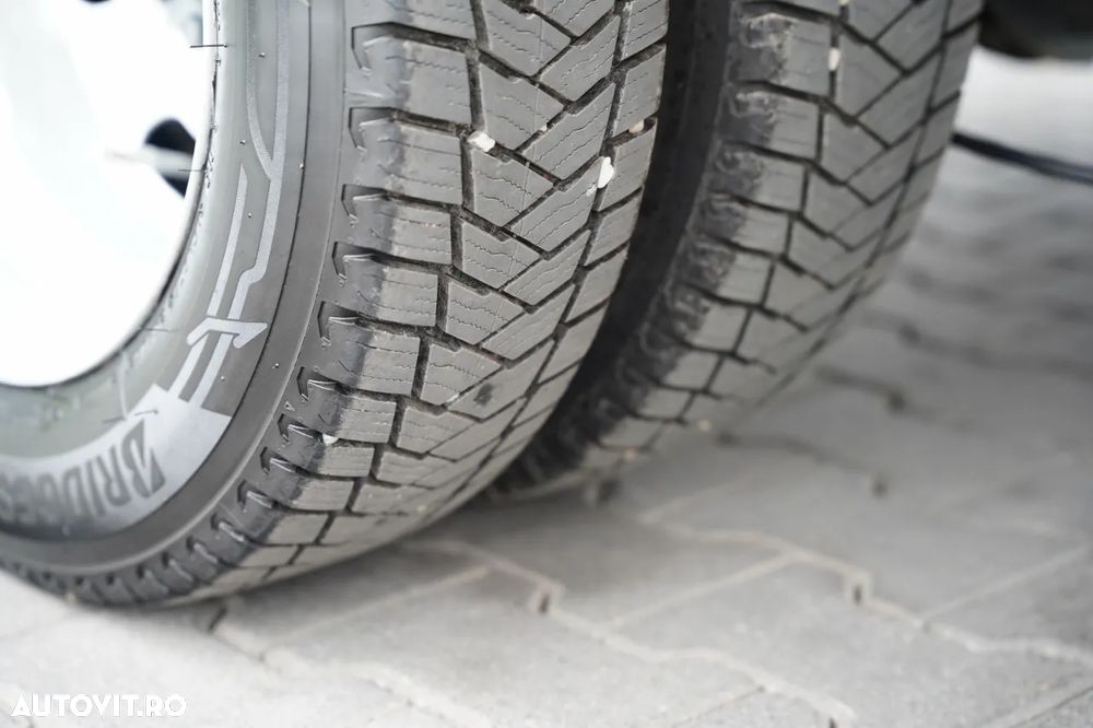 Iveco DAILY 35-150 / FRIGIDER / THERMO KING / MANUAL / TWIN / 3 LOCURI / - 24