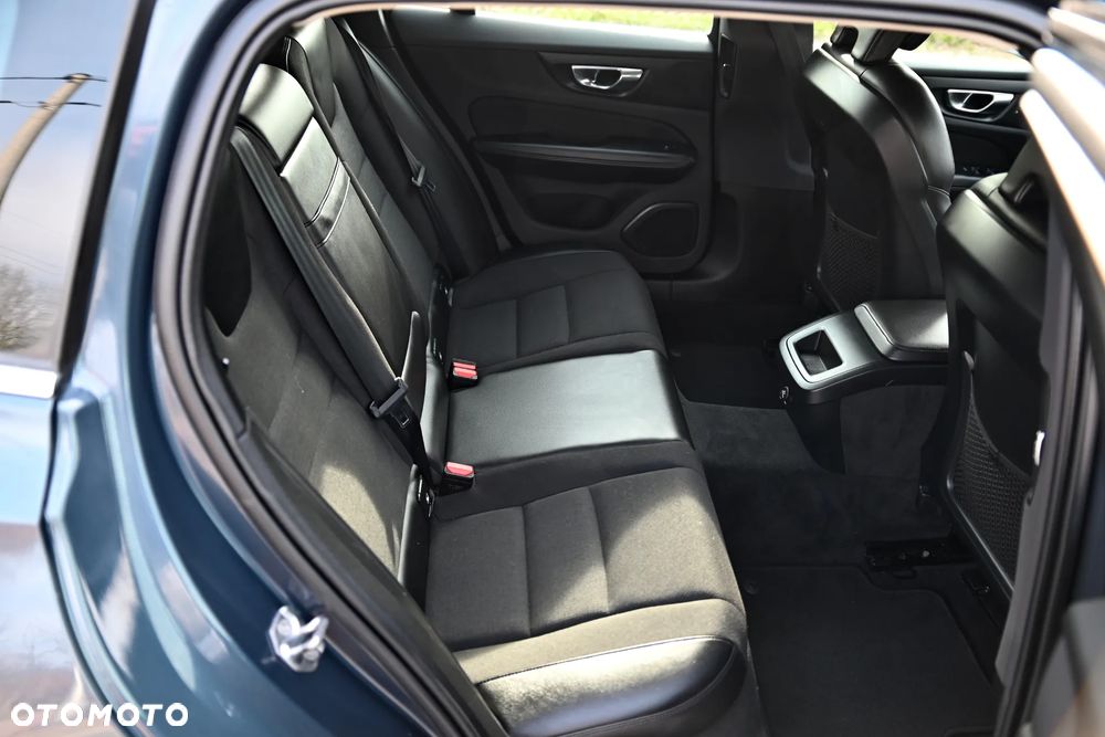 Volvo V60 D4 Geartronic Momentum Pro - 25