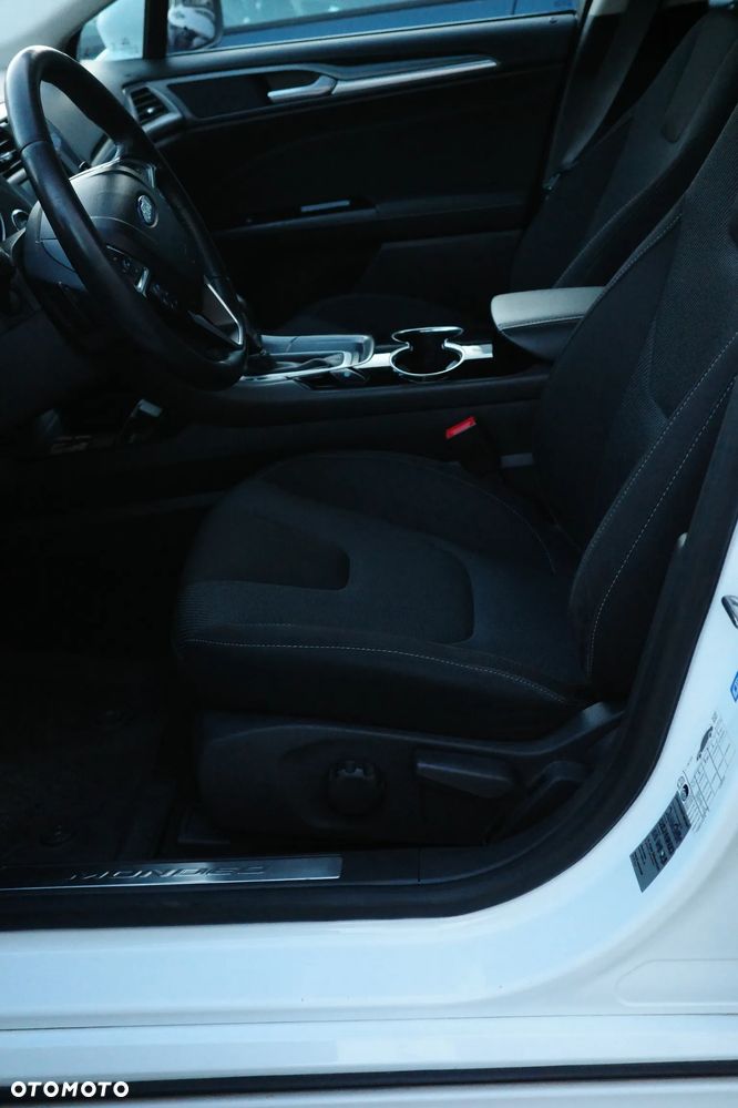 Ford Mondeo 2.0 TDCi Titanium PowerShift - 16