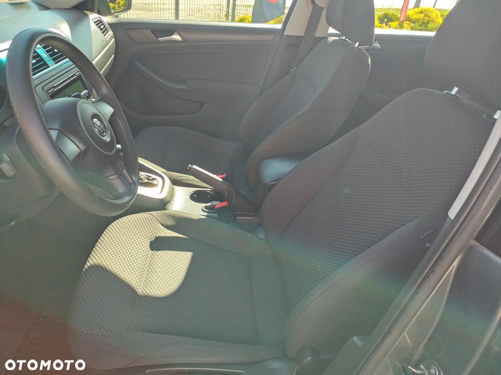 Volkswagen Jetta - 21