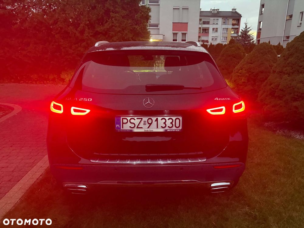 Mercedes-Benz GLA 250 4-Matic - 7