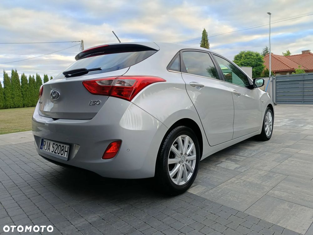Hyundai i30 blue 1.6 CRDi YES Silver - 15