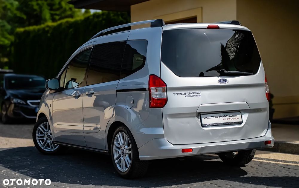 Ford Tourneo Courier 1.5 TDCi Titanium - 14