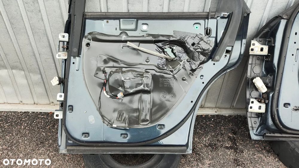 DRZWI PRAWY PRZÓD PRZEDNIE TYŁ TYLNE KOMPLETNE LISTWA KLAMKA KOLOR PBM KOMPLET CHRYSLER 300C LIFT EUROPA SEDAN KOMBI - 15