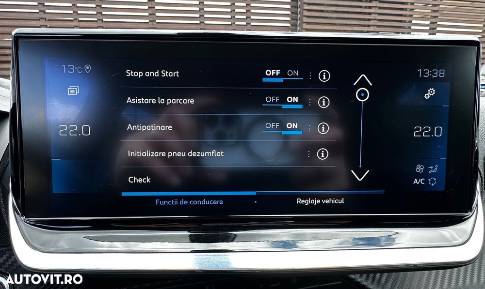 Peugeot 2008 PureTech 130 EAT8 Allure Pack - 19