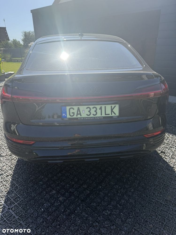 Audi Q8 Sportback e-tron - 2