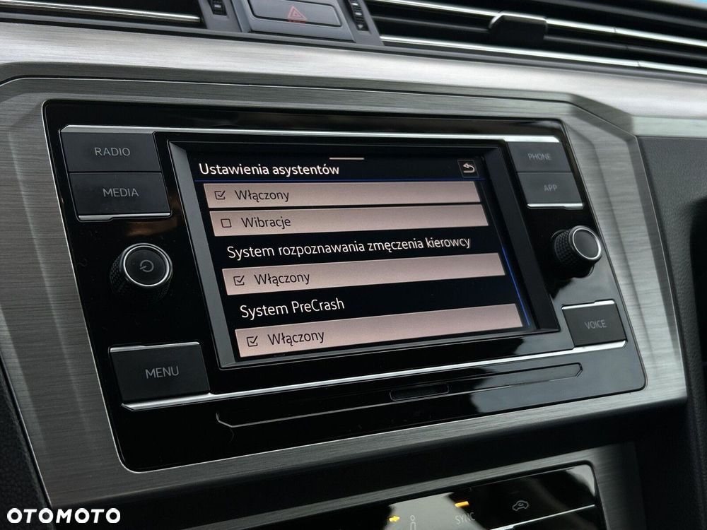 Volkswagen Passat 1.5 TSI EVO Essence DSG - 25