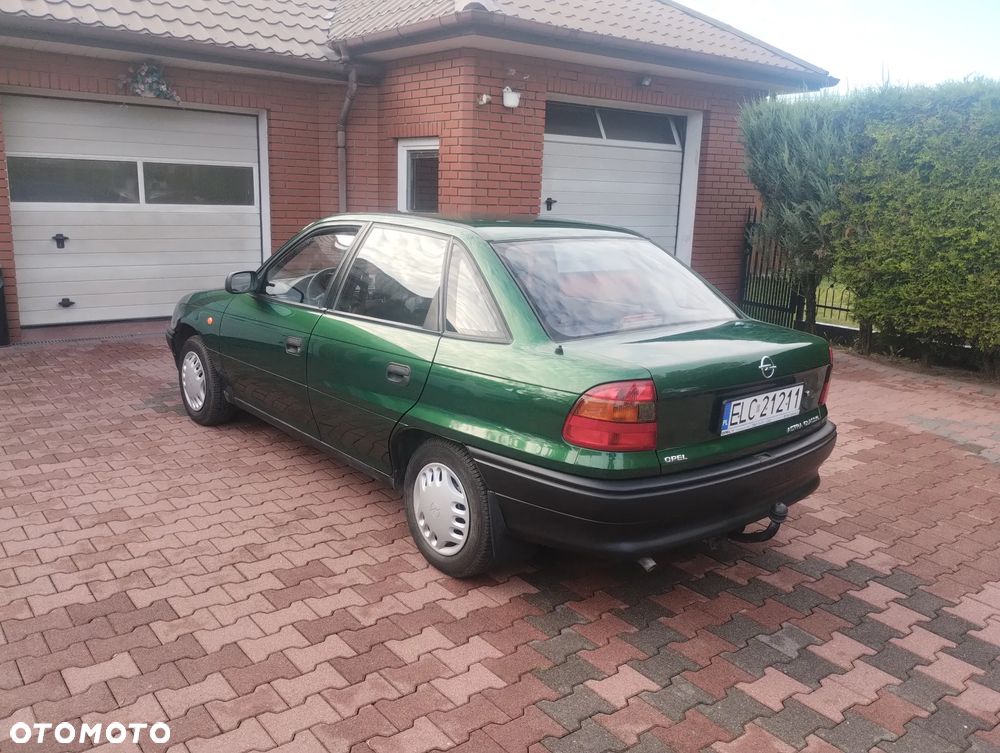 Opel Astra - 10