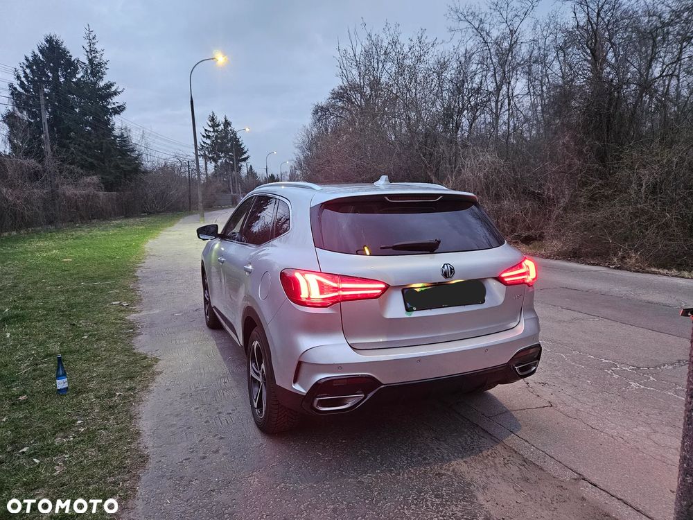 MG HS 1.5 T-GDI Exclusive DCT - 17