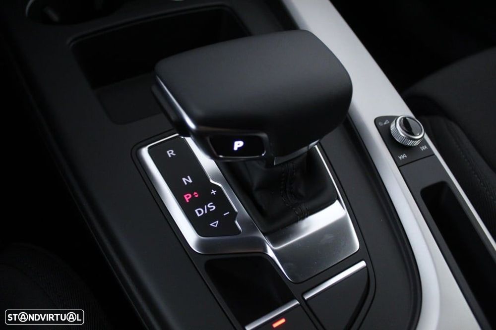 Audi A4 Avant 35 TDI S line S tronic - 34