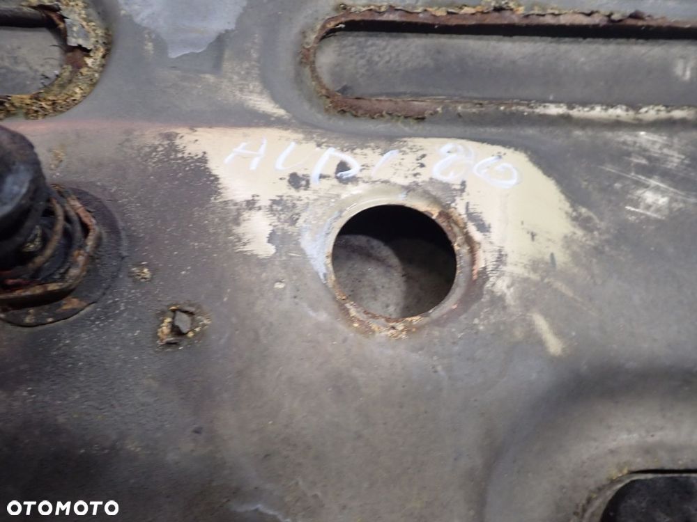 MASKA AUDI 80 B2 - 24