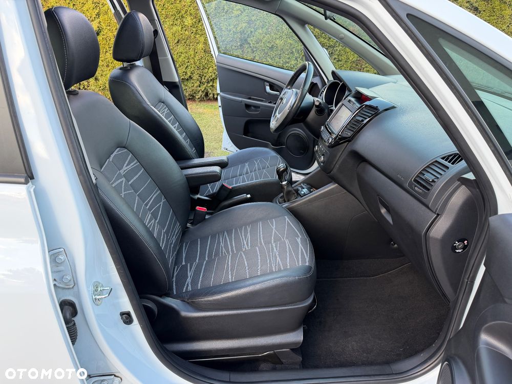 Kia Venga 1.4 CVVT Titanium Collection - 27