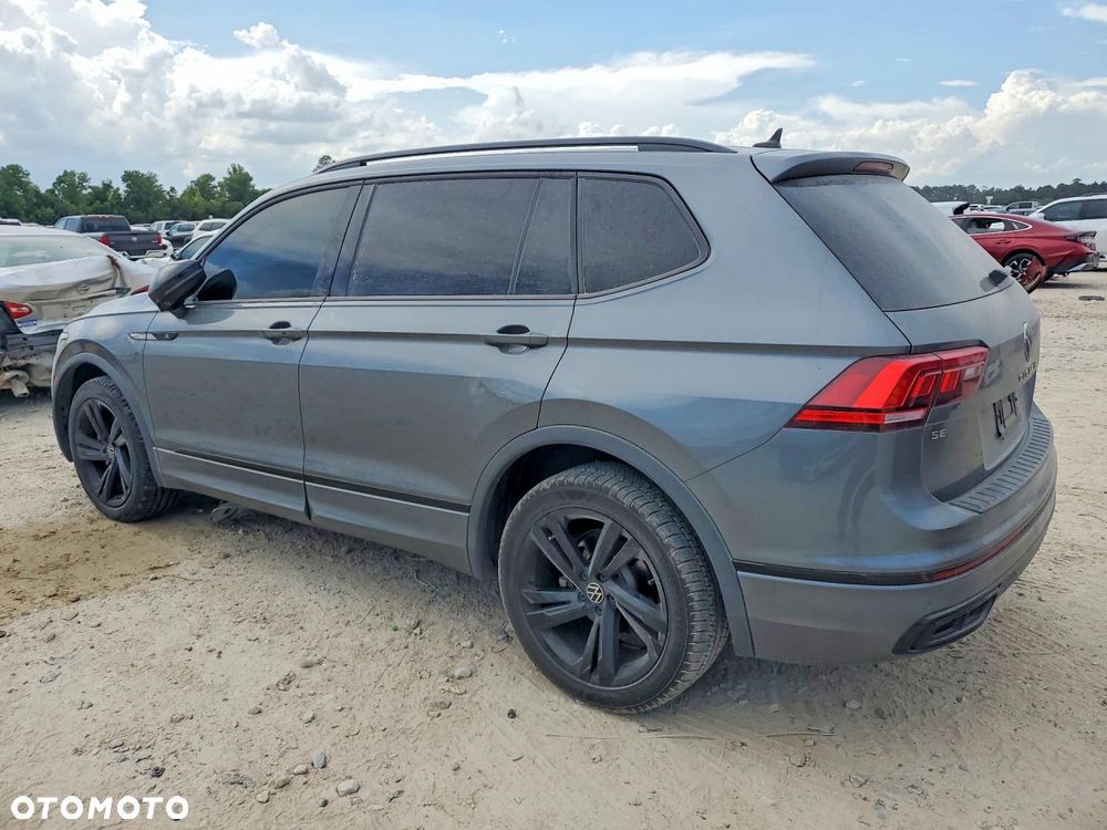 Volkswagen Tiguan - 1
