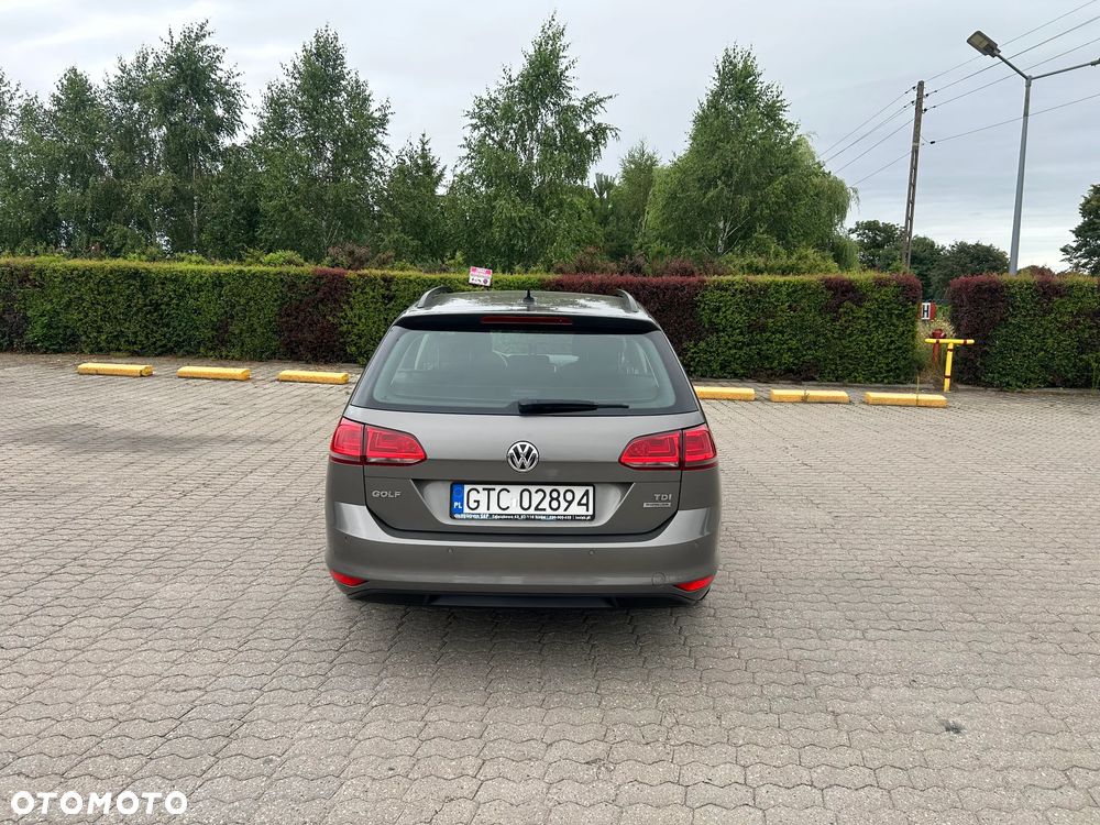 Volkswagen Golf - 6