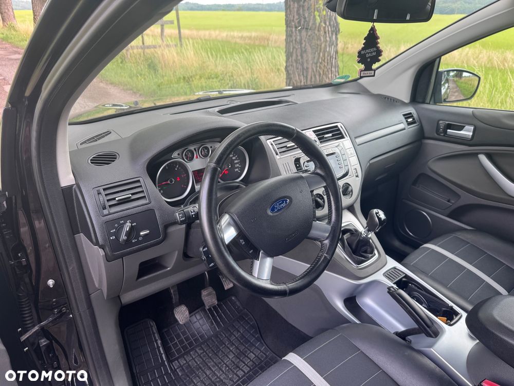 Ford Kuga - 13